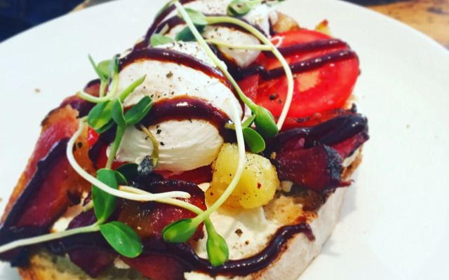 La Maison de Ville - bed & bistro