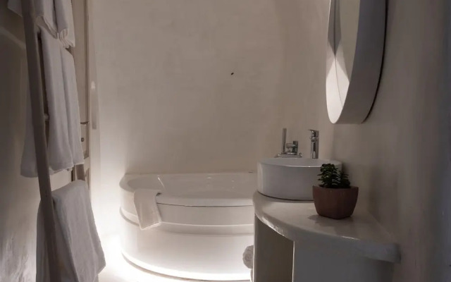 Globe Suites