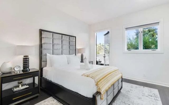 Anzio - Contemporary Bel Air Estate With Endless Amenities