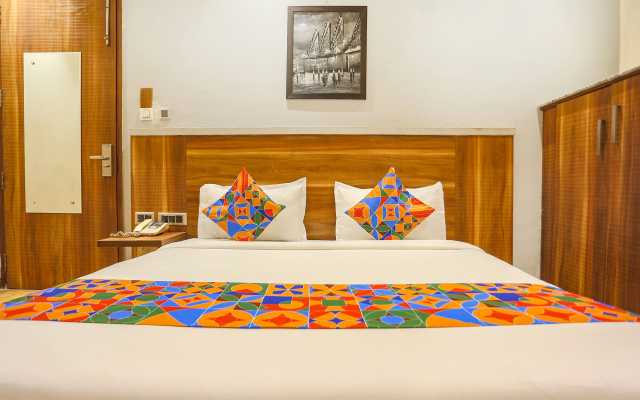 Fabhotel Royal Touch