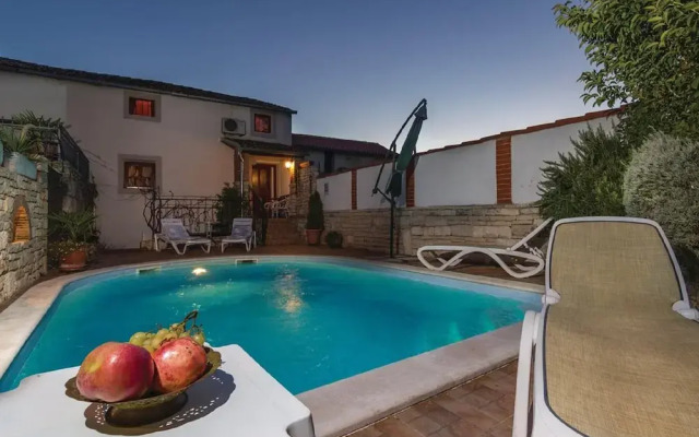 Holiday House Marina