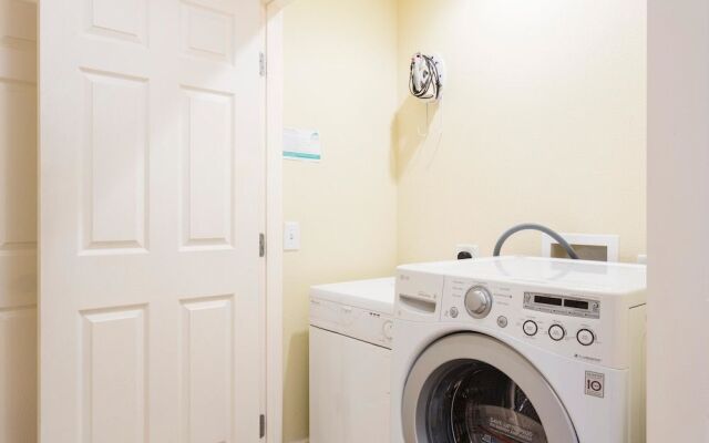 Condo Centre Court Haven 3 Bedroom Reunion