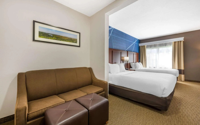 Comfort Suites Omaha East-Council Bluffs
