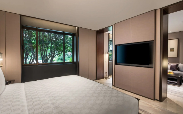 HUALUXE Xi'an Tanghua by IHG