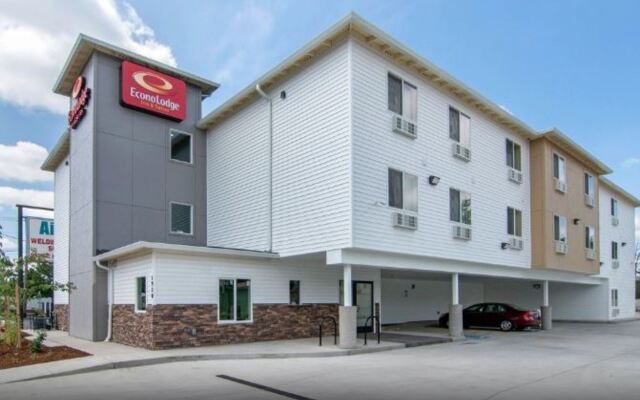 Econo Lodge Inn & Suites