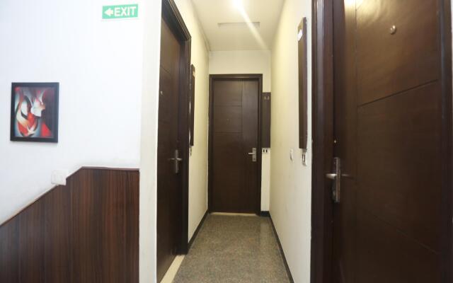 The Metropolis Guest House Near RK Ashram Metro Station