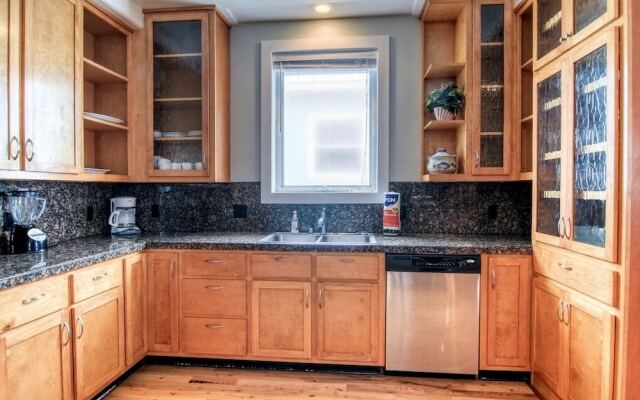 Relaxation Station - 4 Br Home