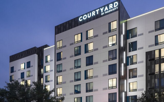 Courtyard by Marriott Houston Heights/I-10