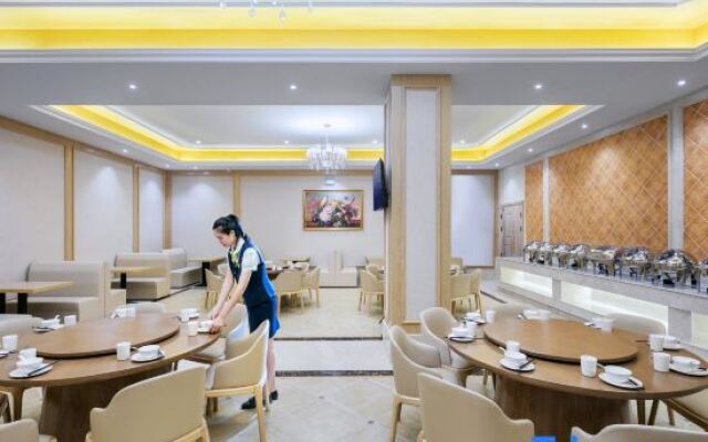 Vienna Hotel (Guangde Store)