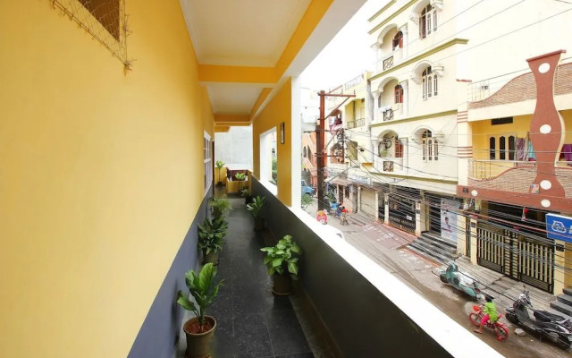 2006 Apartment Begumpet