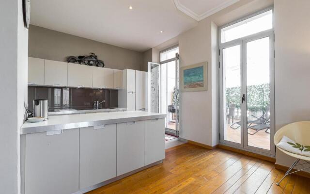 Bourgeois 3 bdrs & Large Terrace - 5mn from le Palaisdowtown