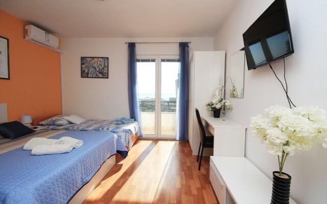 Jovize - Free Parking - R2