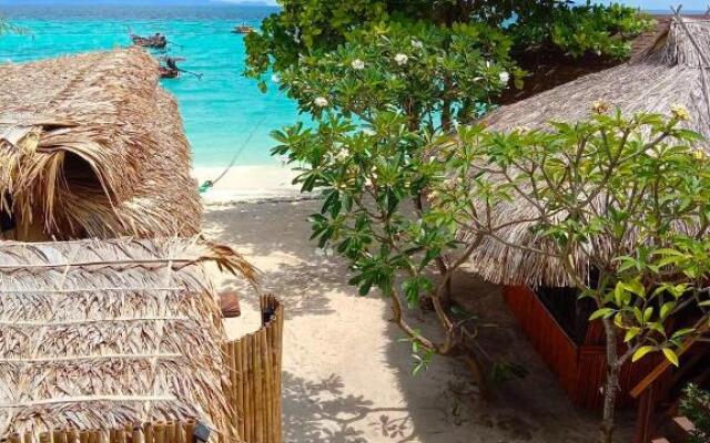 Sea To Moon Lipe