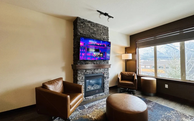 Mountain Retreat - Heated Pool & Hot-tub