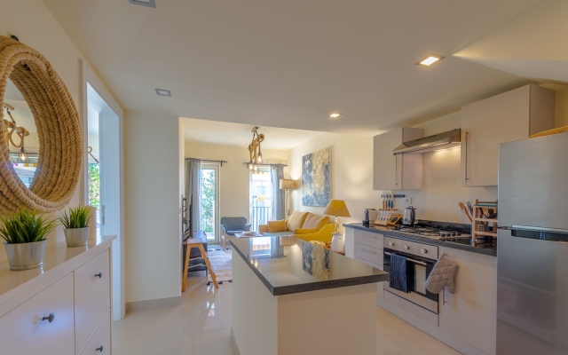 VESTA - Luxury APT - 2BR - Veranda