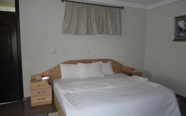 Tenack Beach Resort & Hotel
