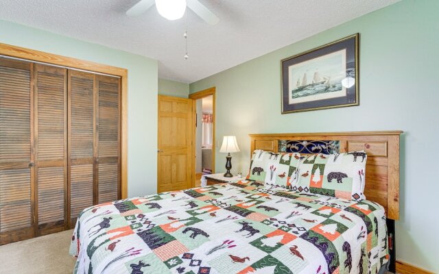 Pet-friendly Hiawassee Cabin w/ Lake Views & Sauna