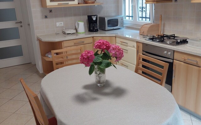 Stunning 3-bed Apartment in Opatija With Terrace