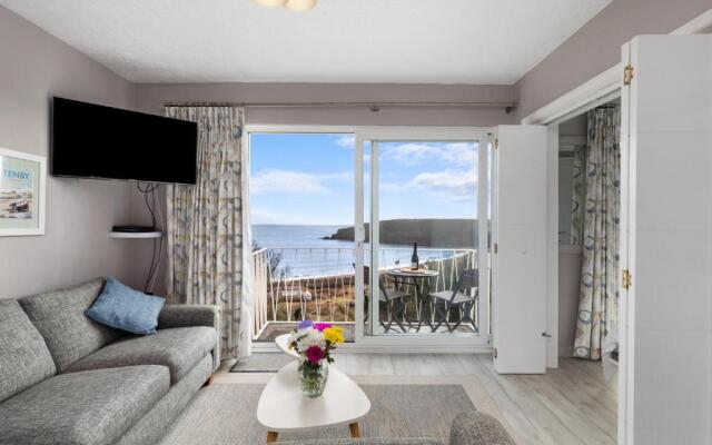 Freshwater Bay - Sea View Apartment