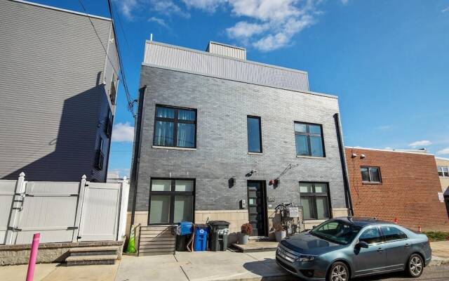 755 Capitol - A Exquisite 3 Bedroom Home in Fairmount