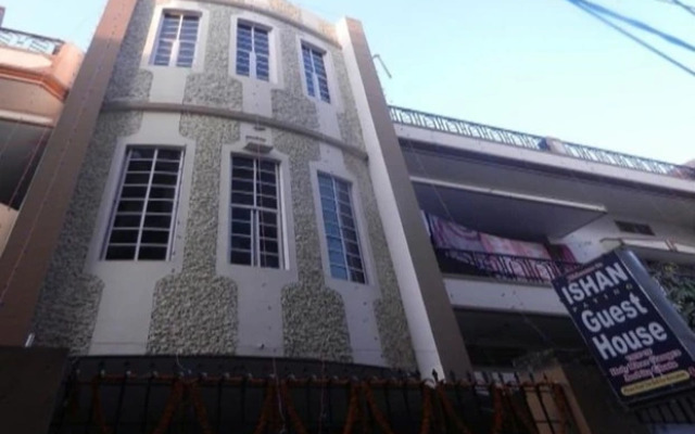 Goroomgo Esan House Varanasi