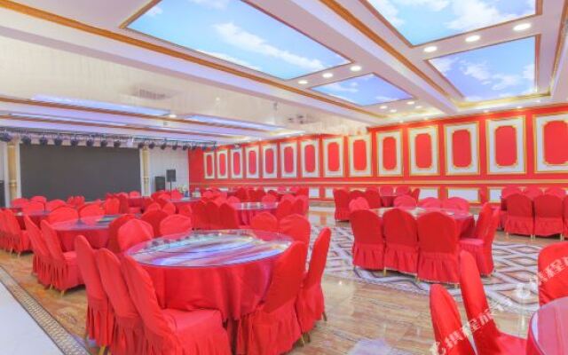 Home Inn Huayi Collection Hotel (724 Factory)