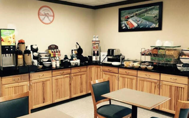 Howard Johnson by Wyndham Hattiesburg