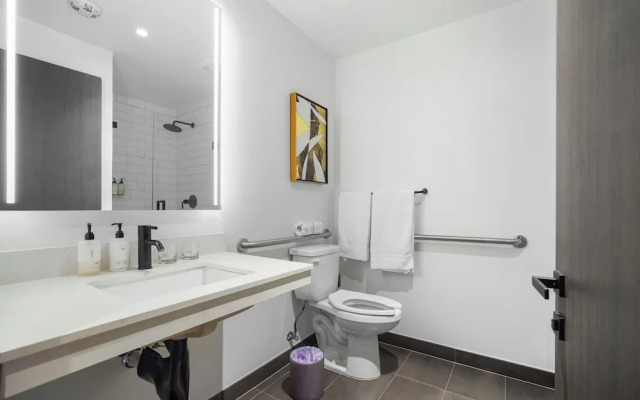 Amazing Bayside View from Condo