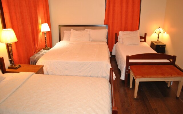 Newark Airport Room with Private Bath