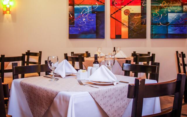 El Polo Apart Hotel & Suites