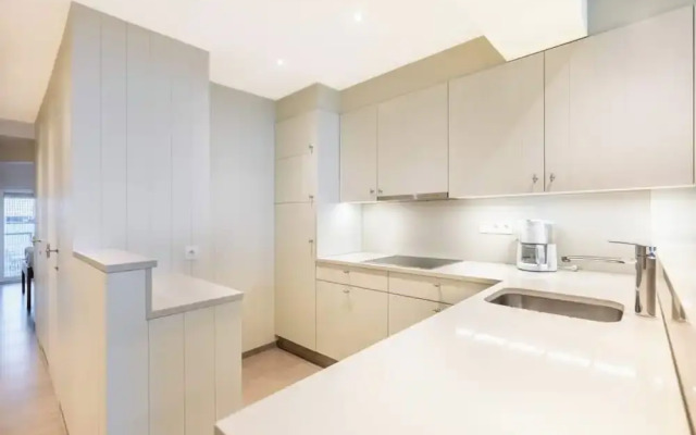 Lavish Apartment for 4 People With Seaview