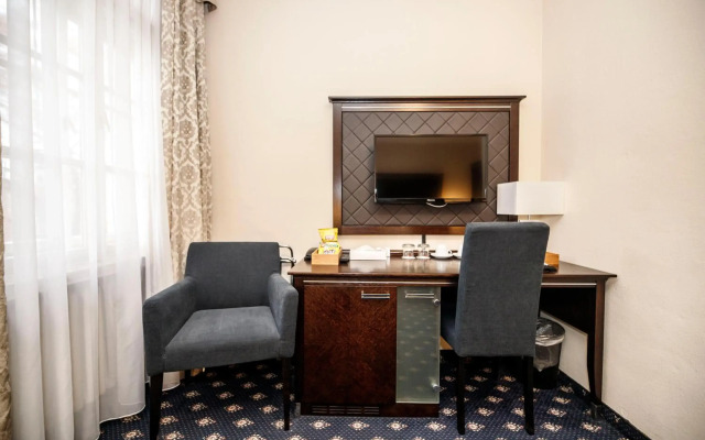 Pytloun Old Armoury Hotel Prague