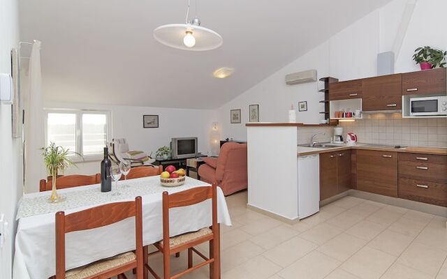 Apartments Levan Ceja