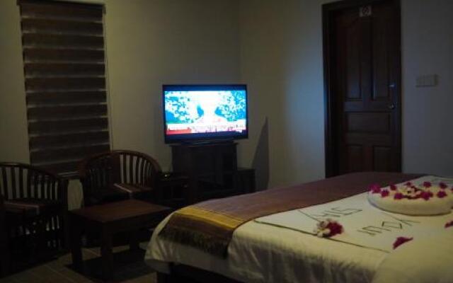 Equator HomeStay