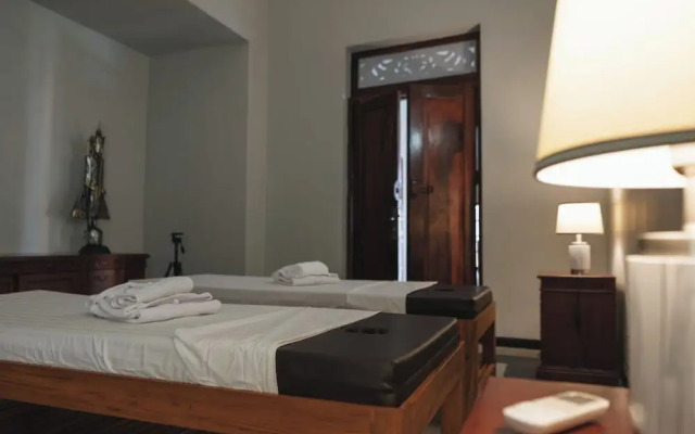 Blue Marlin 6-BR Villa Singaraja Bali