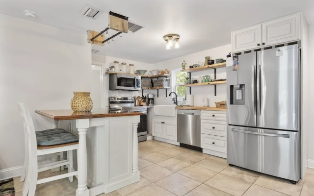 Charming Home in Heart of Downtown Pet Friendly!