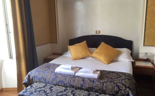 Piazza Di Spagna View