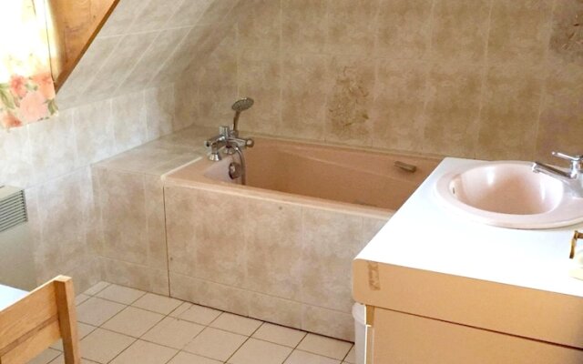 House With 2 Bedrooms in Lanobre, With Enclosed Garden