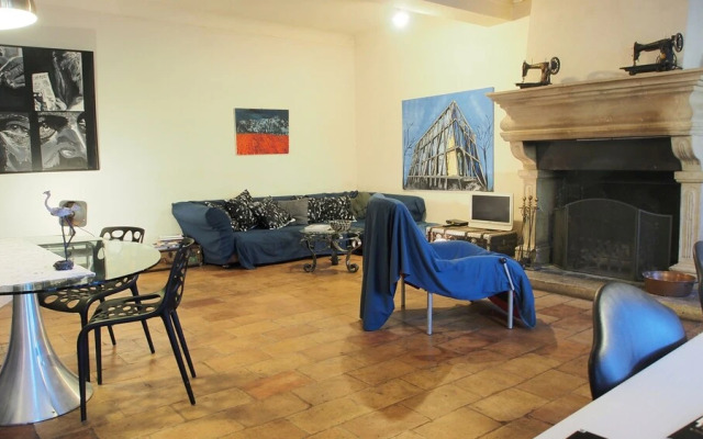 A La Maison