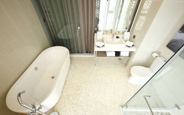 Day Plus Boutique Hotel