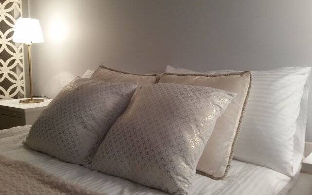 Old Town Art Apartment