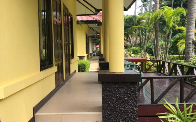 Moonwalk Lanta Resort