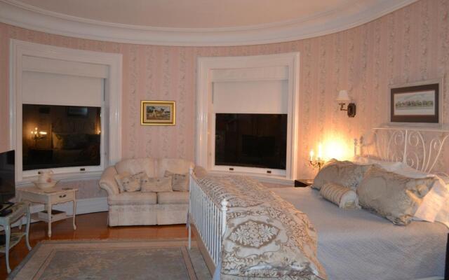 Château la Motte Guest House