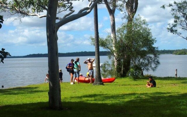 Poona Palms Caravan Park
