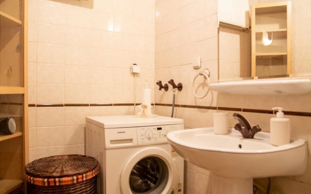 Vibrant Flat Near Trendy Attractions in Karsiyaka