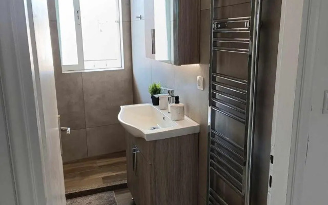 Nisos Apartment