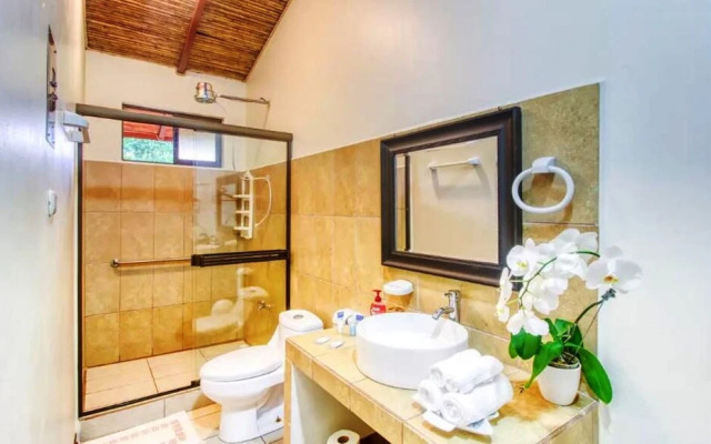 Hotel Kinkajou Ecolodge