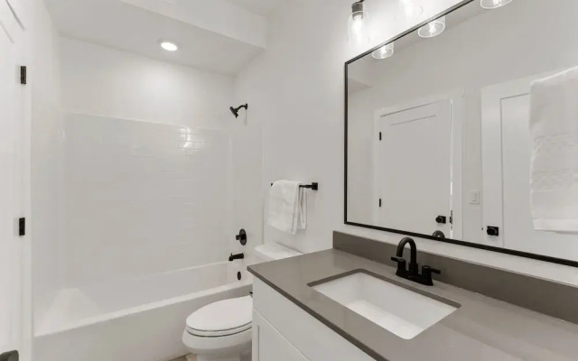 Sand Cove Retreat 5 Bedroom Townhouse