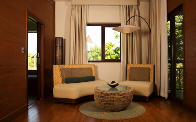 Indura Beach & Golf Resort, Curio Collection by Hilton