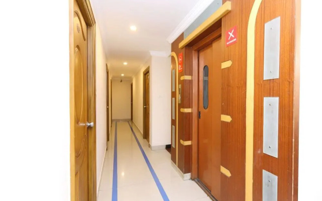 The City Manor by OYO Rooms